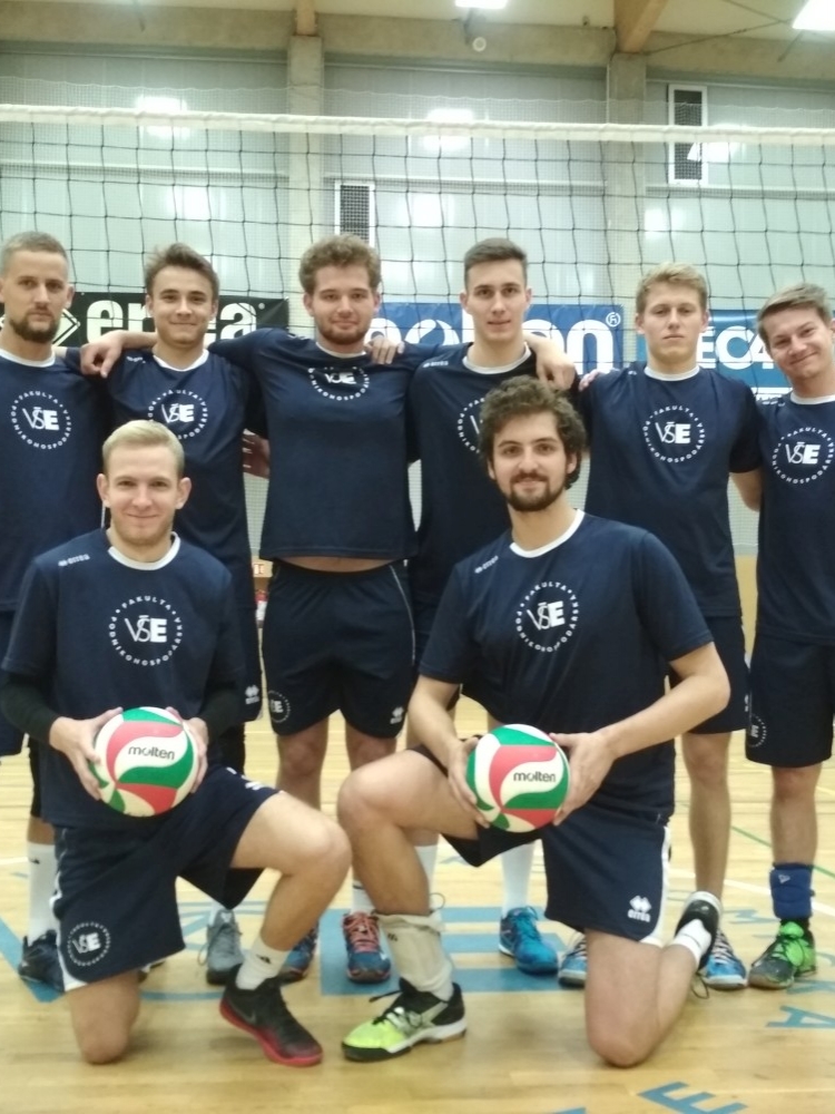 Tým mužů FPH je podzimním vítězem 7. ročníku Volejbalové ligy VŠE